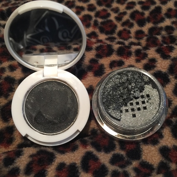 The Estée Edit Metallishadow Crème + Powder ~ 01 - Picture 3 of 6